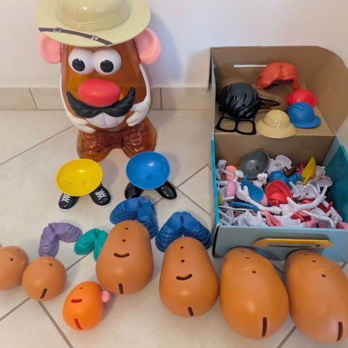 Potato Head Family Safari theme like new, complete accessories