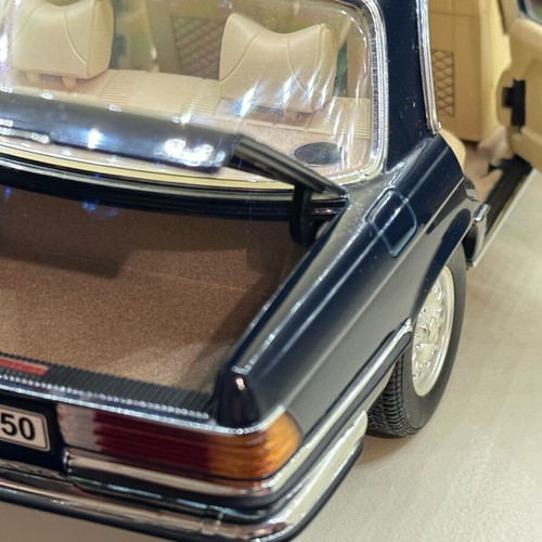 Mercedes-Benz 450 SEL 6.9 1:18 model car new by Revell
