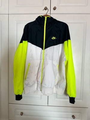 Nike Windbreaker men's XL black and yellow like new