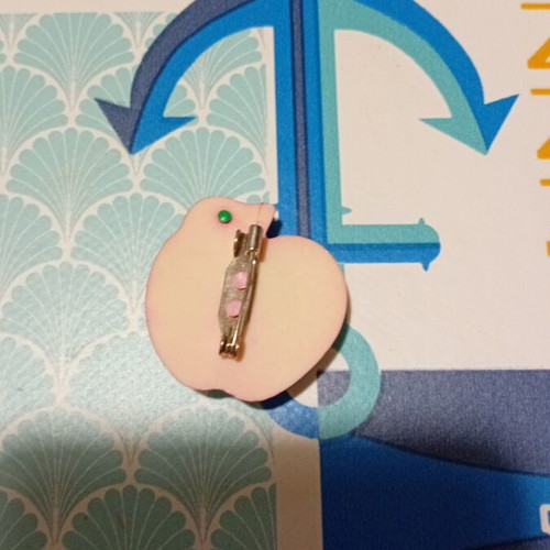 Psilikoko apple pin like new