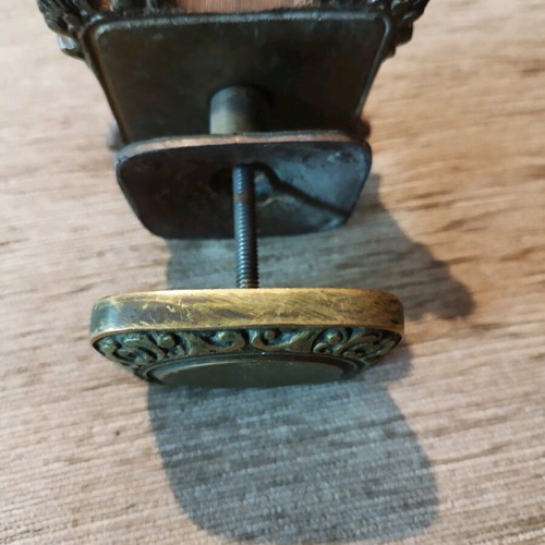 Bronze door knob like new, solid
