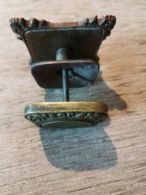Bronze door knob like new, solid