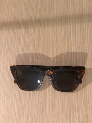 Tortoise sunglasses H&M used, black and brown