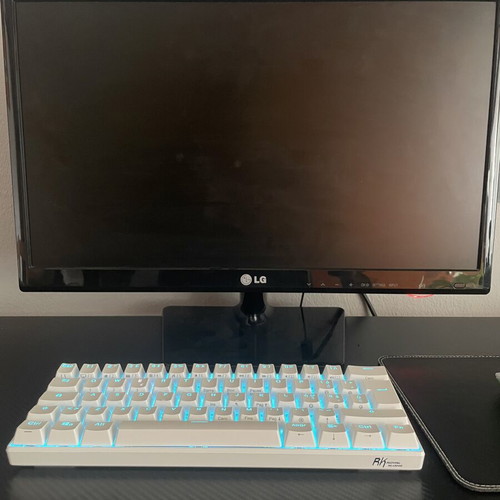 LG M2232D-PZ LED Monitor 21’ like new