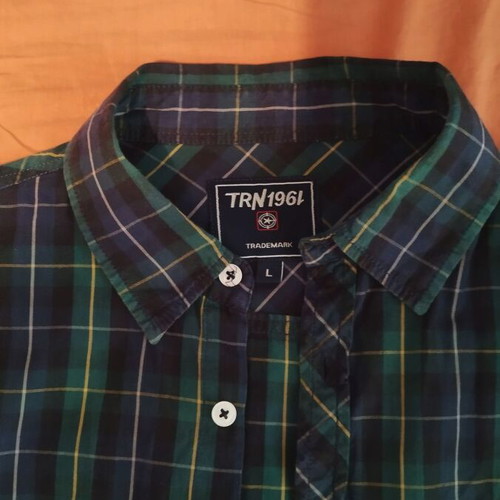 Men's shirt L like new, blue and green