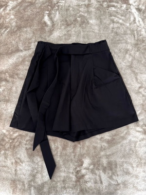 Zara fabric shorts used, black, size XS