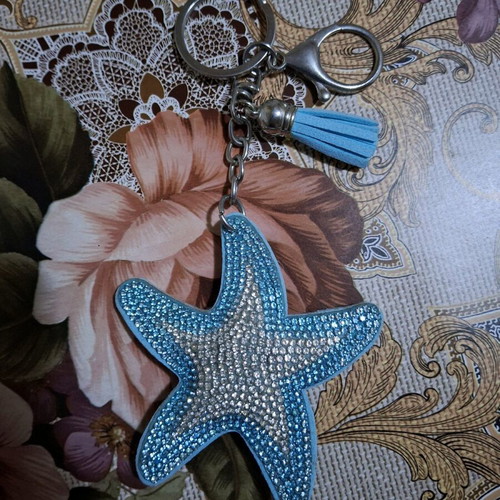 Starfish keychain like new, blue with rhinestones