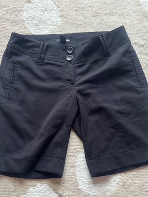 H&M shorts size S black like new
