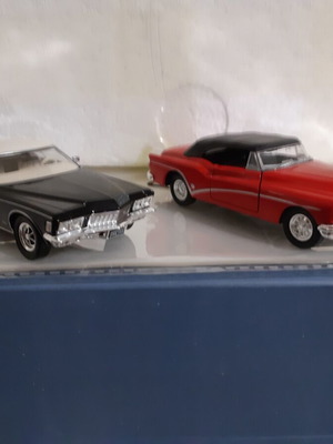 Buick collectible toy cars pack of 2, scale 1/43, new