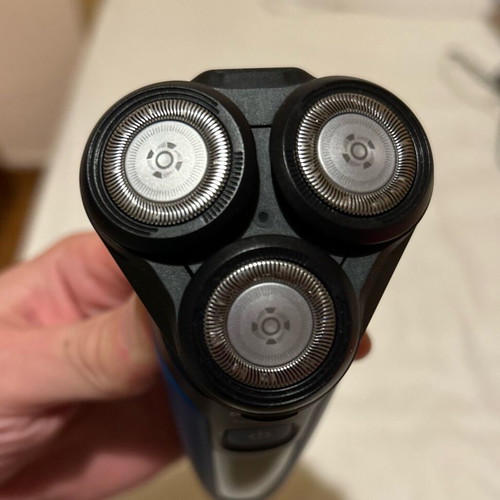 Philips Series 5000 S5466/17 rotary shaver like new