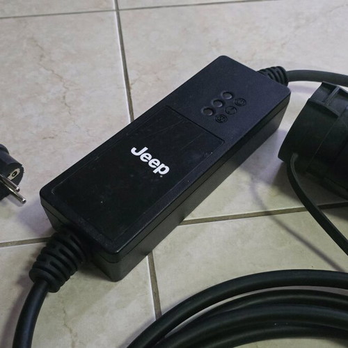 Portable home charger for electric and plug-in vehicles 5m used