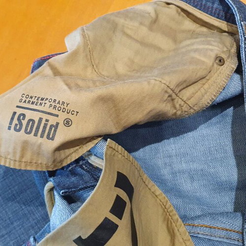 Solid dark blue jeans like new