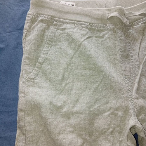 United Colors of Benetton linen shorts like new, pistachio green, 11-12 years