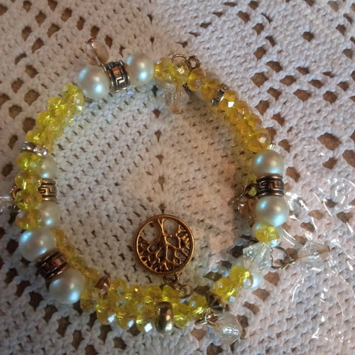 Handmade yellow bracelet with beads new