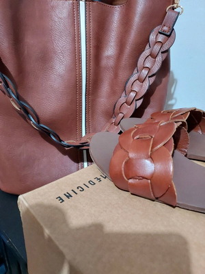 Medicine leather sandals in tan color, size 38 like new