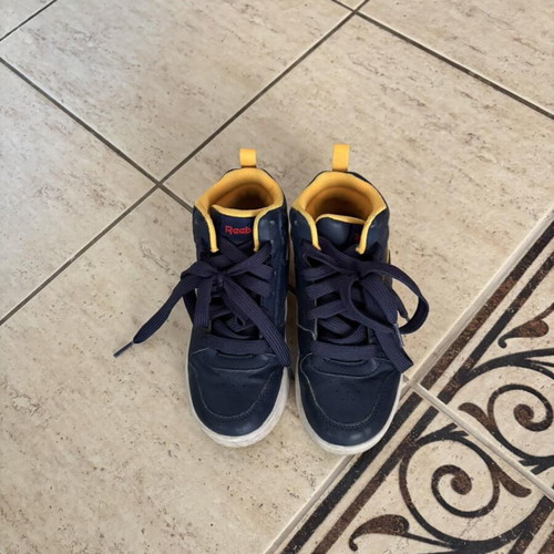 Reebok kids sneakers size 30