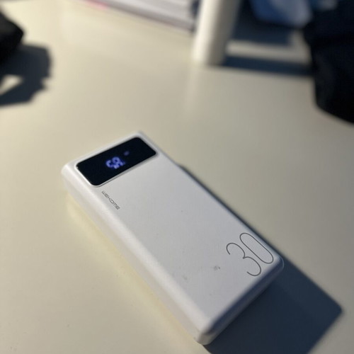 Powerbank Wekome WK Hunergy WP-175 30000mAh used with LED display and flashlight