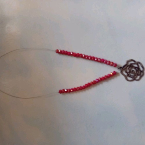 Long necklace with red beads and rose pendant new