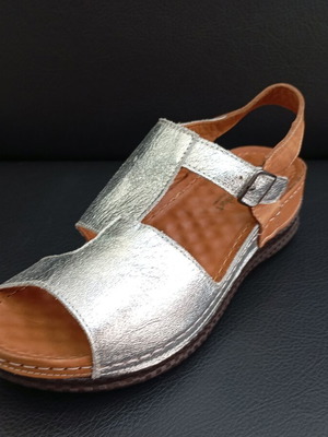 Silver leather platform sandals with anatomical insole, size 37