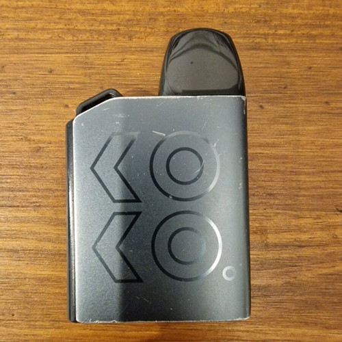 Uwell Koko vape used with USB type C cable