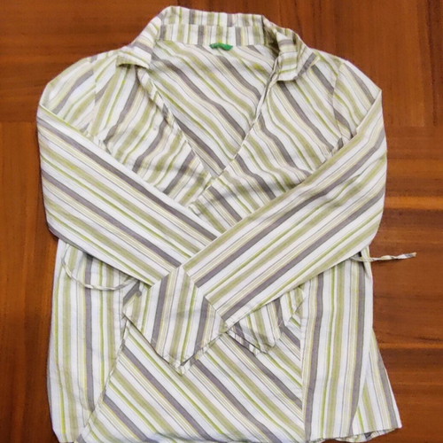 Benetton wrap shirt medium like new, green