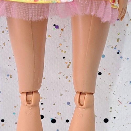 Barbie Fashionistas Swappin' Styles Cutie 2009 like new, incomplete