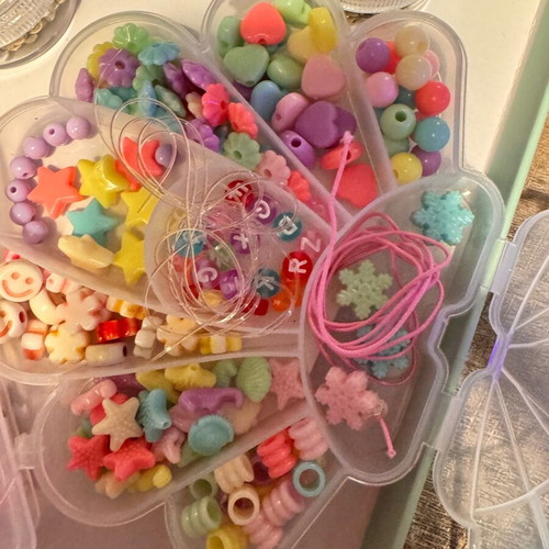 Beads for necklace set like new