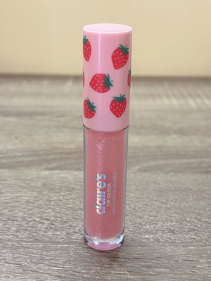 Claire’s lip gloss brilliant à lèvres with strawberry scent new