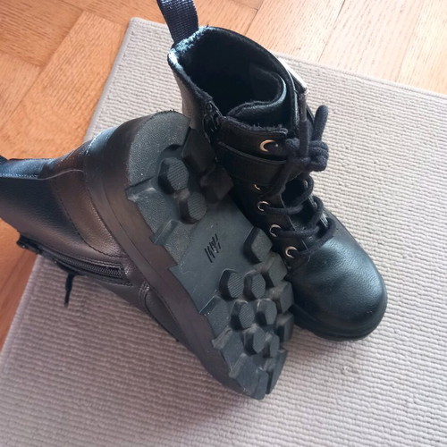 H&M black boots for girls size 30 like new
