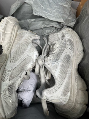 Balenciaga sneakers size 38 like new white