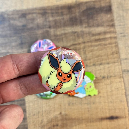 Pokémon Pins and Brooches Set Eeveelutions and Starters like new