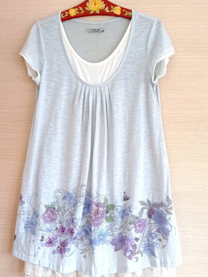 Short dress used large with floral print and lace