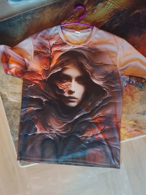 T-shirt like new, multicolored, size M