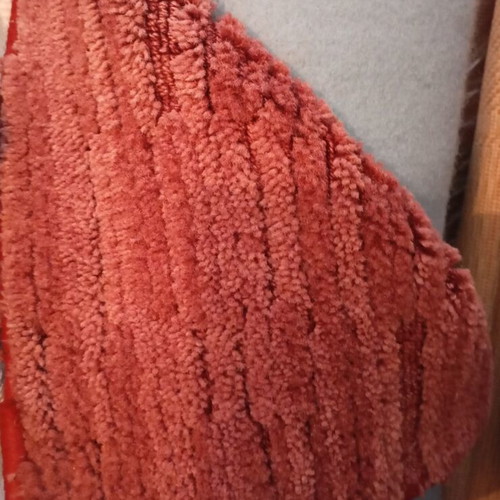Rugs like new, one gray and one rotten apple color, 1.60x2.40 m each