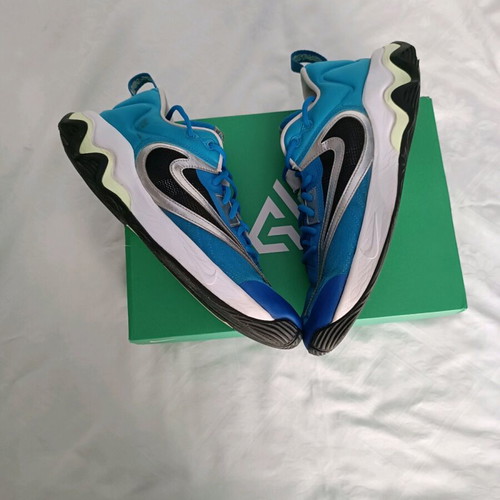 Nike Zoom Freak 4 size 44 like new, gray and blue