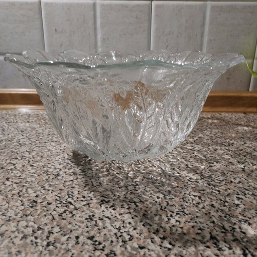 Crystal fruit bowl like new with beautiful design