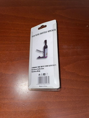 Corkscrew bottle-shaped wine opener, decorative