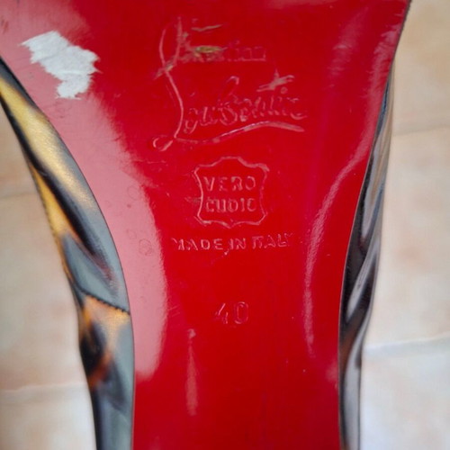 Christian Louboutin peep toe γόβες σαν καινούργιες, με αποχρώσεις ταρταρούγα