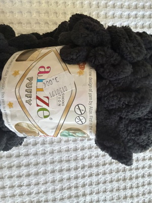 Knitting yarn