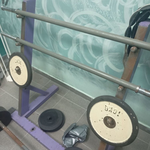 Fitness equipment set used, 8 pieces including treadmill and bike