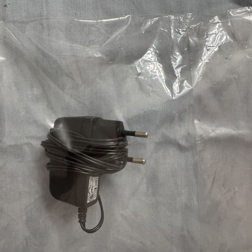 DVE DSA-5W-05AEU power adapter 5V 1A used