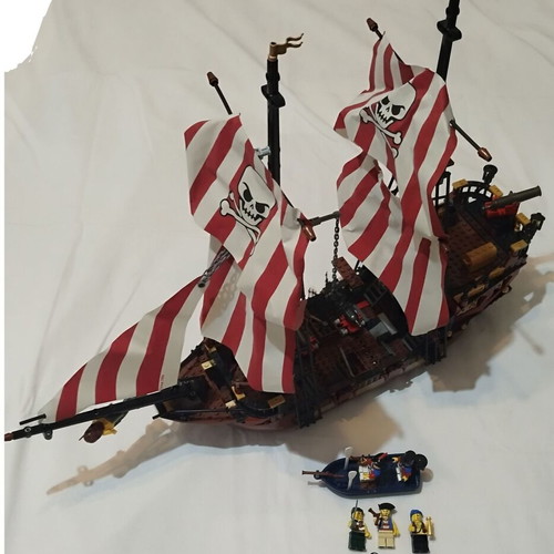 LEGO 6243 Pirates Brickbeard’s Bounty set, missing one figure and shark