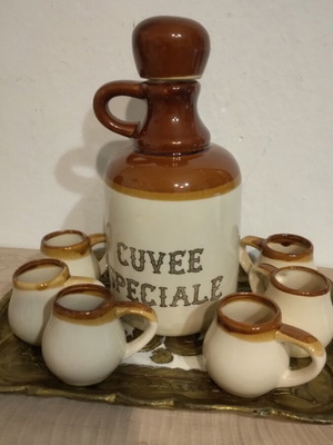 Pitcher with glasses like new