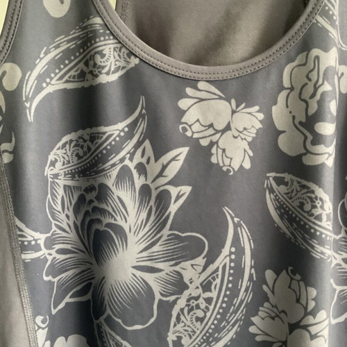 Women's sports shirt like new, size S, black and gray