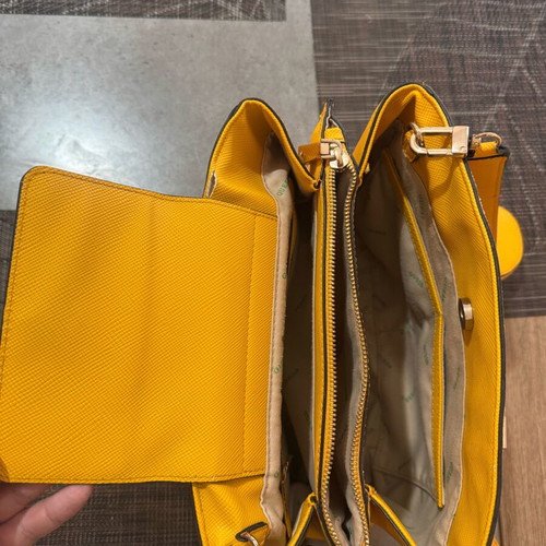 Guess bag used with minor scratch on corner