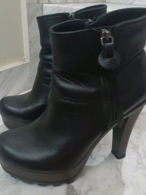 A To Z Greek women's black leather ankle boots like new, size 36
