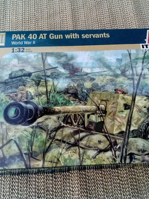Italleri model kit "PAK 40 AT" German gun 1:32 scale new