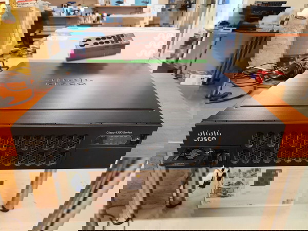 cisco isr4351/k9 v04 /2 X NIM 4FSXP /2 X NIM 4BRI/LICENSES ΣΕ ΑΡΙΣΤΗ ΚΑΤΑΣΤΑΣΗ