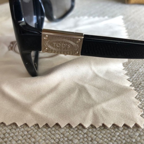 Tod’s sunglasses new, black, square-shaped