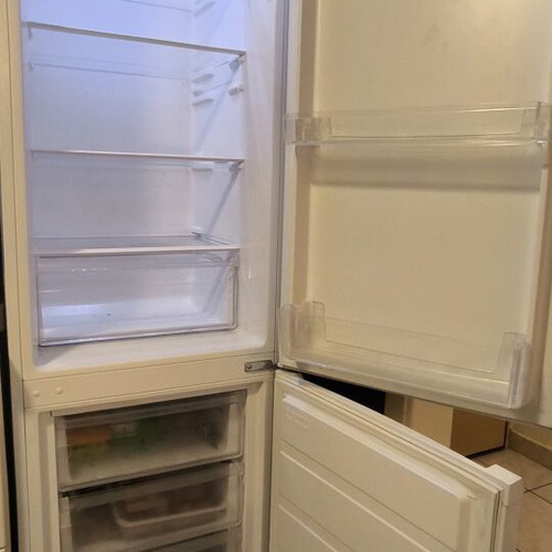 Arielli ARD-346RN refrigerator, 260L capacity, energy class A+